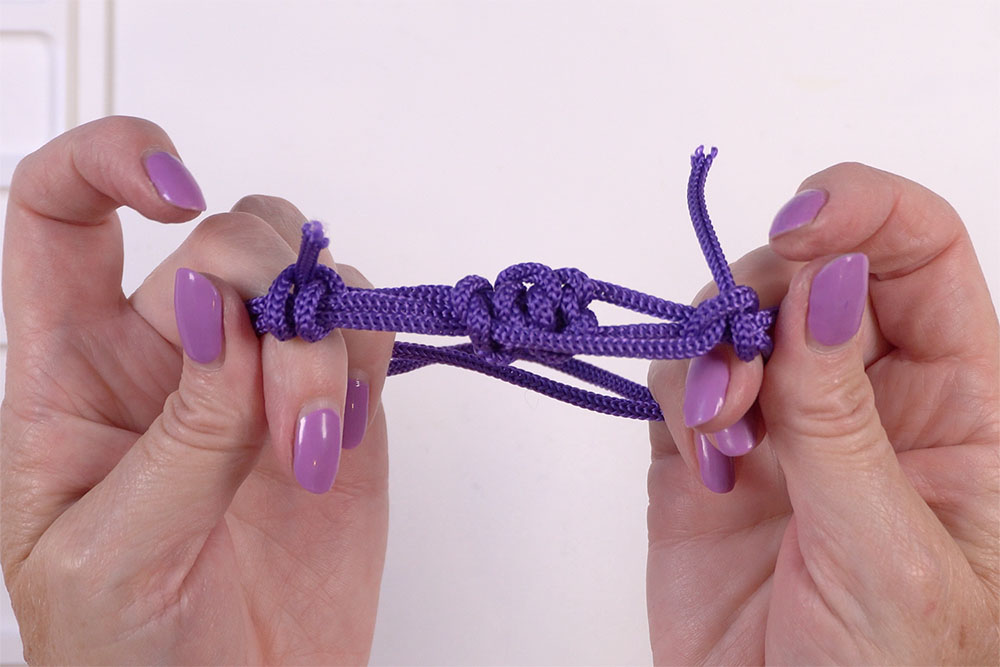 The ULTIMATE Stretch Bracelet knot + 6 Bonus Tips to make it even